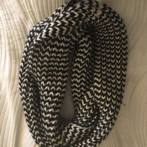 Infinity scarf